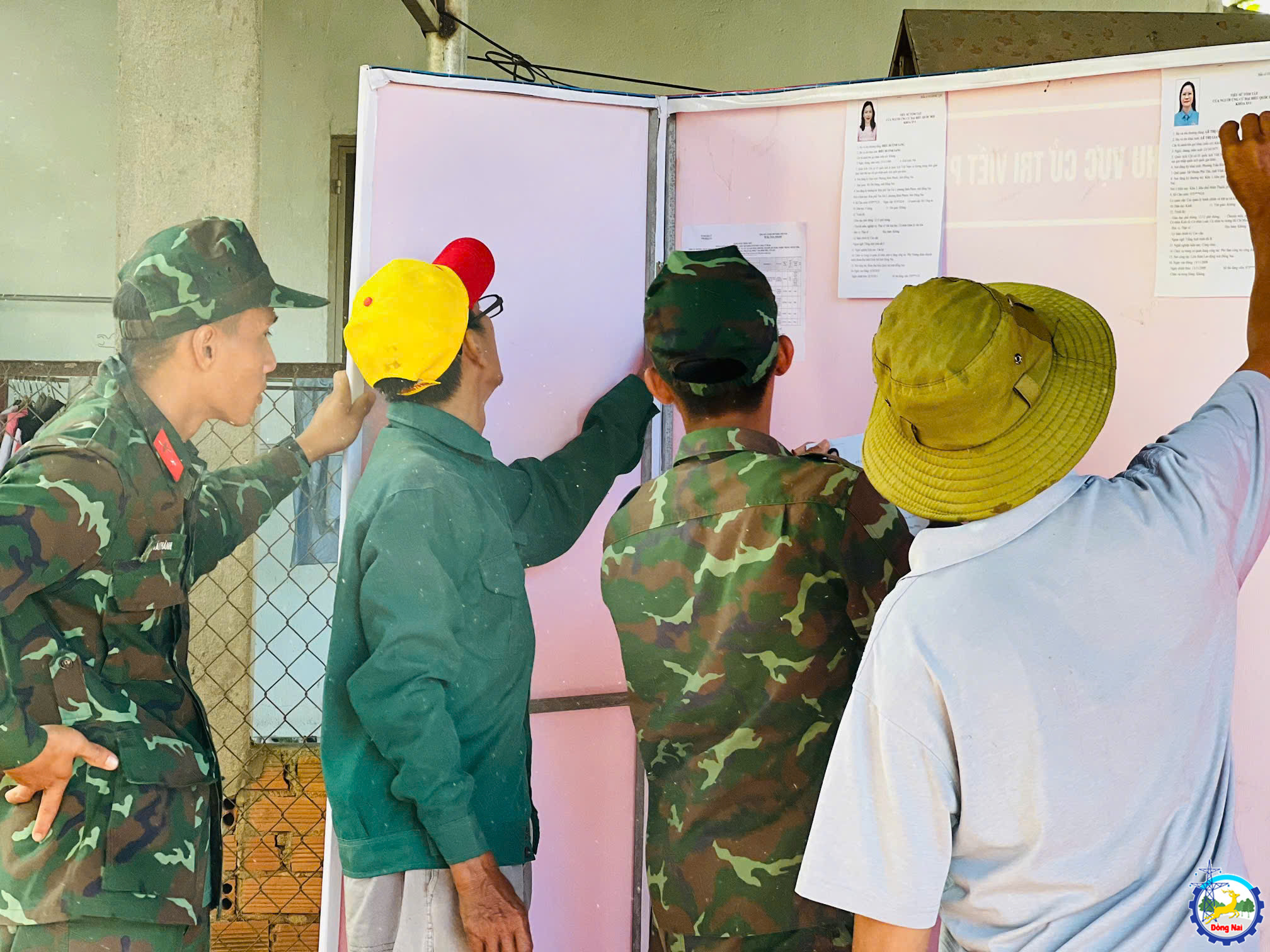 z7608482061637 43952421d10448bdde1fa81b0258fbad