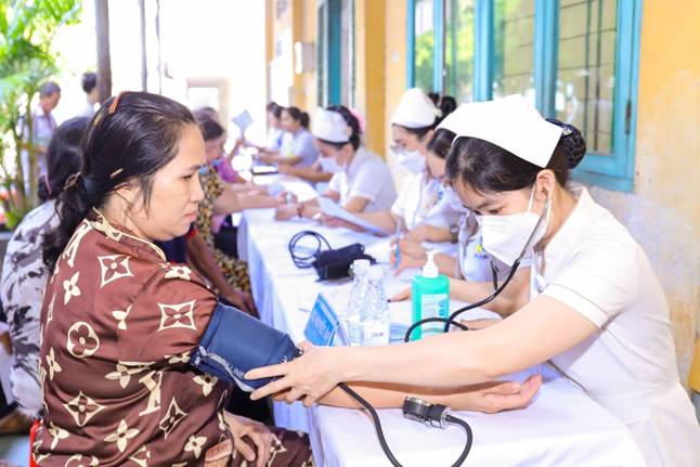 Hệ thống y tế TP. Hồ Chí Minh dốc sức khám sức khỏe toàn dân