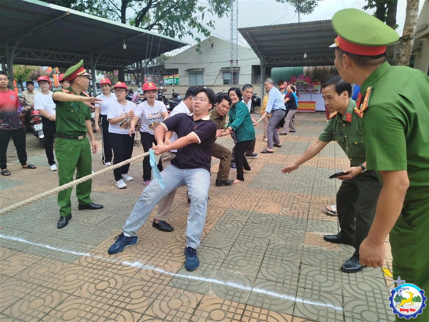 ngay hoi toan dan bv an tq 5